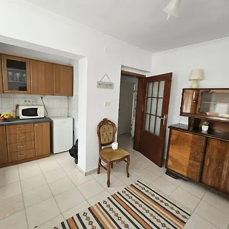 Blloku Check-in 24 Apartman *