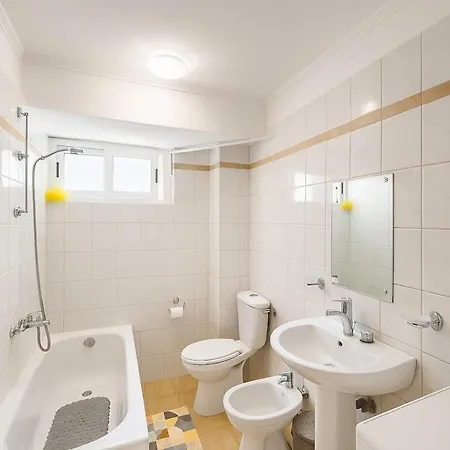 Blloku Check-in 24 Apartman *
