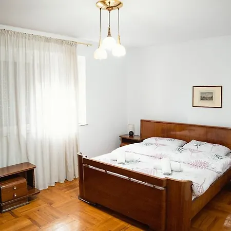 Blloku Check-in 24 Apartman